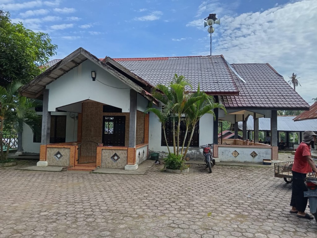 Meunasah Gampong Cot Raya